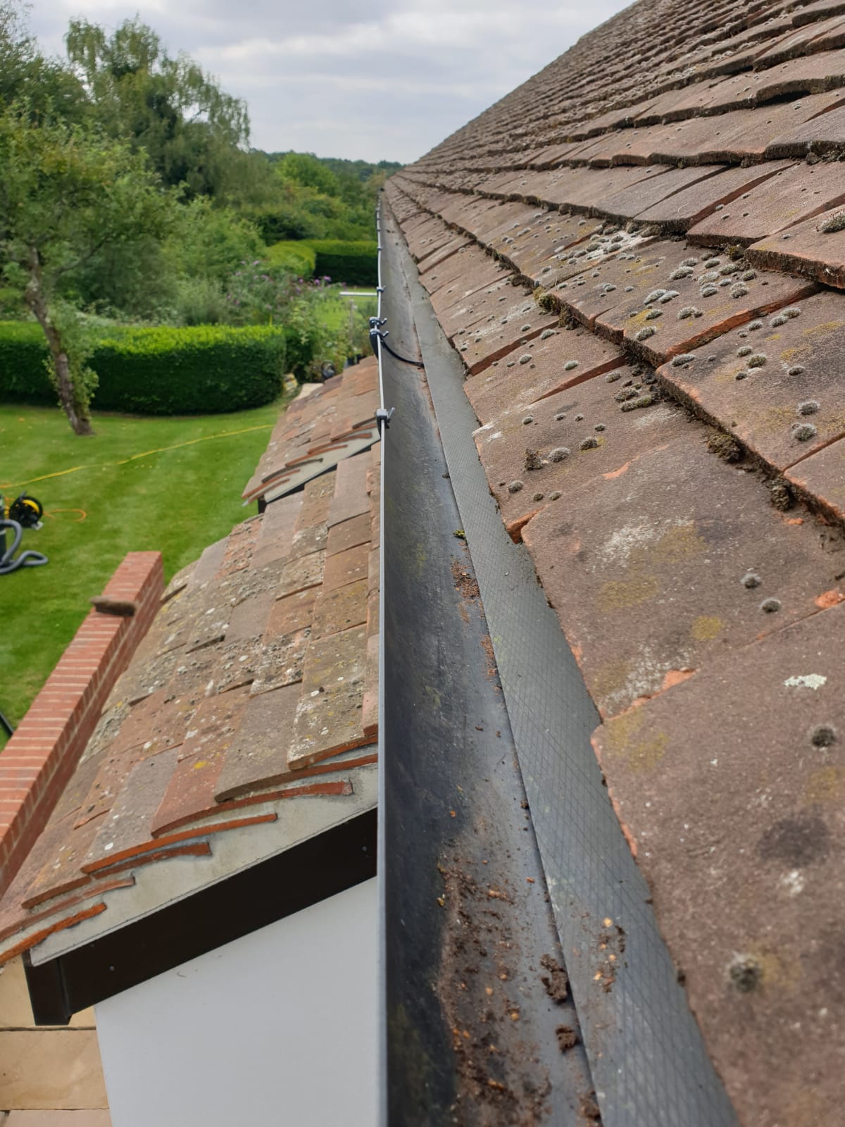 Why Regular Gutter Cleaning Is Essential for Bracknell Homes (and How Often to Do It) - Professional exterior cleaning guide by PowerJ Cleaning Services Bracknell